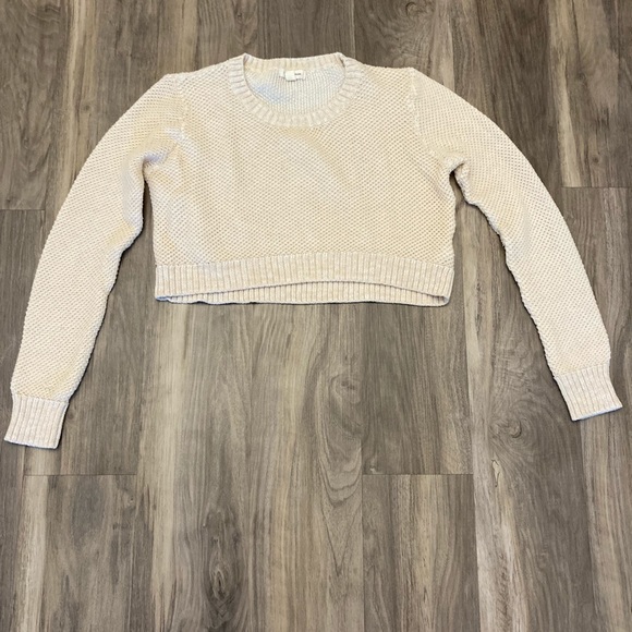 Silence+Noise Cropped sweater! A great winter wardrobe addition! - Picture 1 of 2